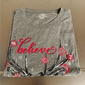 Gray 'Believe' Reindeer Graphic T-Shirt